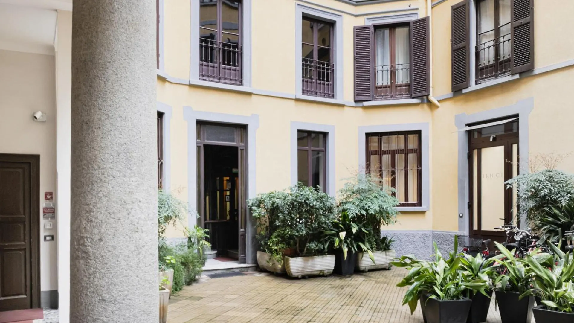 Easylife - Design Elegante A Porta Venezia Apartment Milan 0*,  Italy
